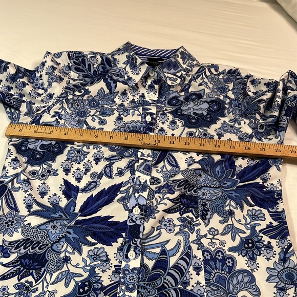 Talbots size 8P, fitted button down non iron long sleeve shirt - Picture 7 of 11